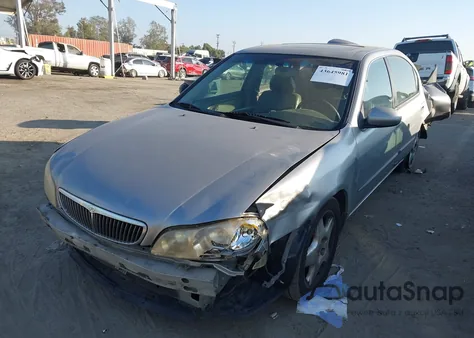 2000 Infiniti I30 Luxury/Touring z USA, uszkodzony, nr VIN JNKCA31A8YT118924